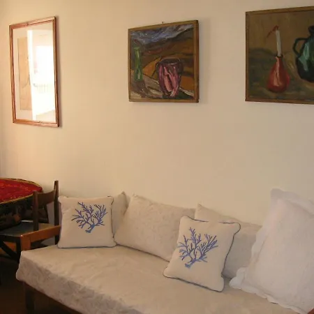 In The Center, Cozy Style